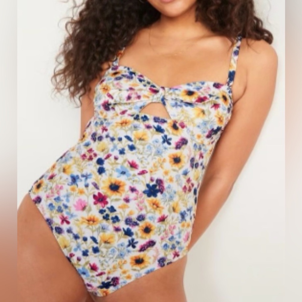 NWT Old Navy Plus Size Floral Tie Front Bandeau Style 1pc Swimsuit